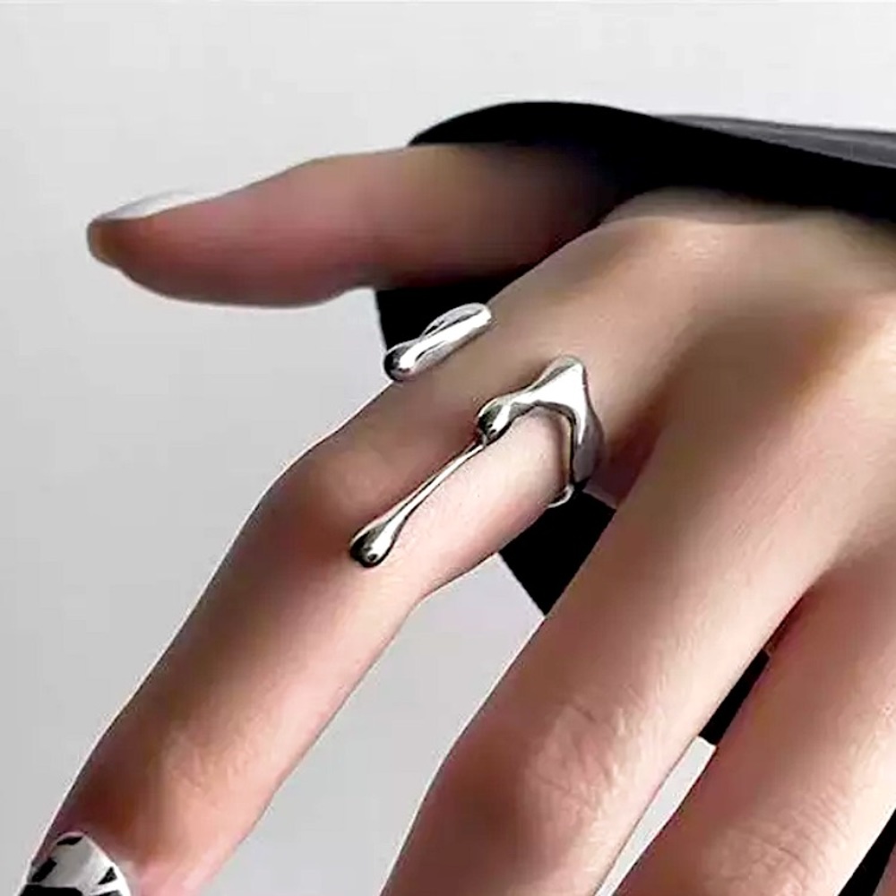 ⚜️𝟯𝟬%𝗢𝗙𝗙 𝗯𝘂𝗻𝗱𝗹𝗲𝘀 𝟯+⚜️ NEW Oozing Silver Adjustable Ring